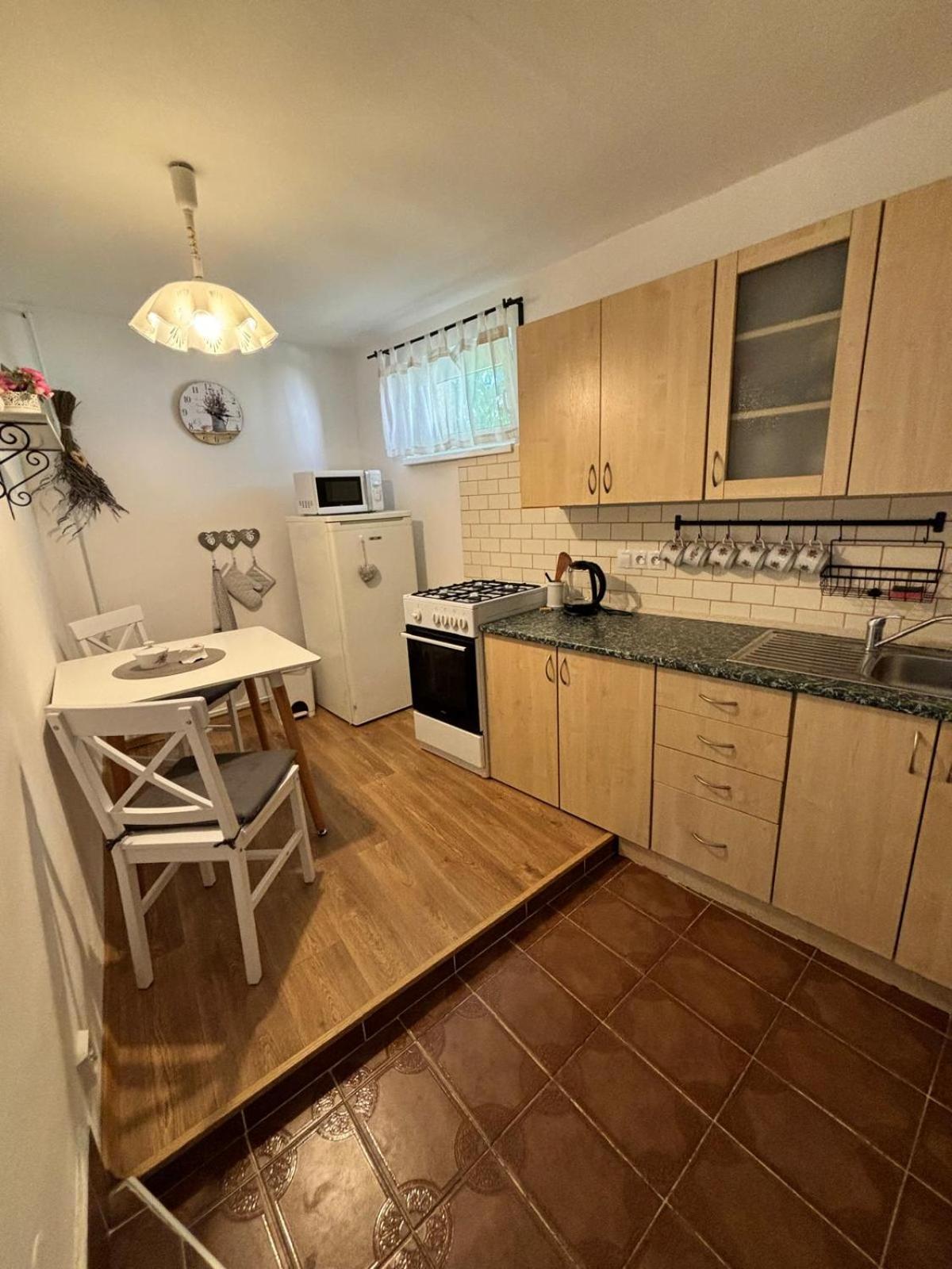 Apartman Vendy การ์โลวีวารี ภายนอก รูปภาพ