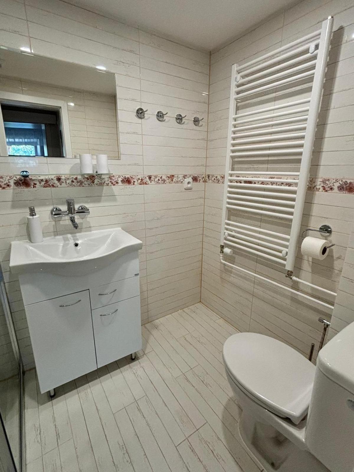 Apartman Vendy การ์โลวีวารี ภายนอก รูปภาพ